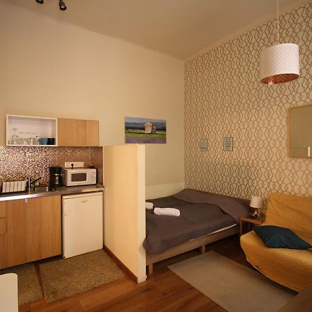 Home Apartment Near Blaha Lujza Square Будапеща Екстериор снимка